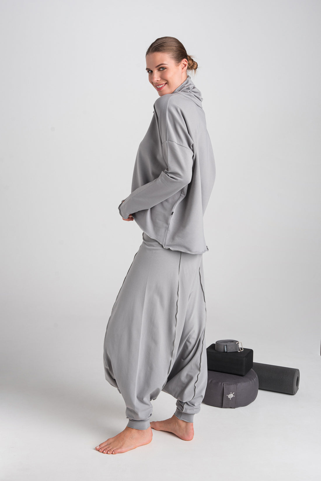 AUM YOGA PANTS grey