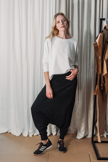 AUM PANTS BLACK