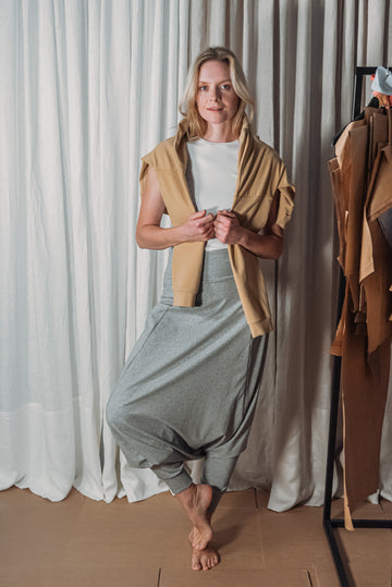 AUM PANTS GREY