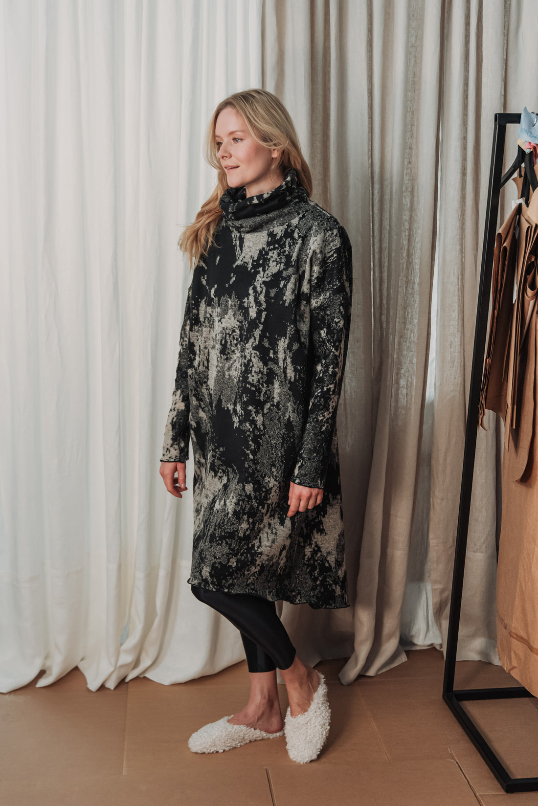 AINA SWEATER DRESS PATCHED