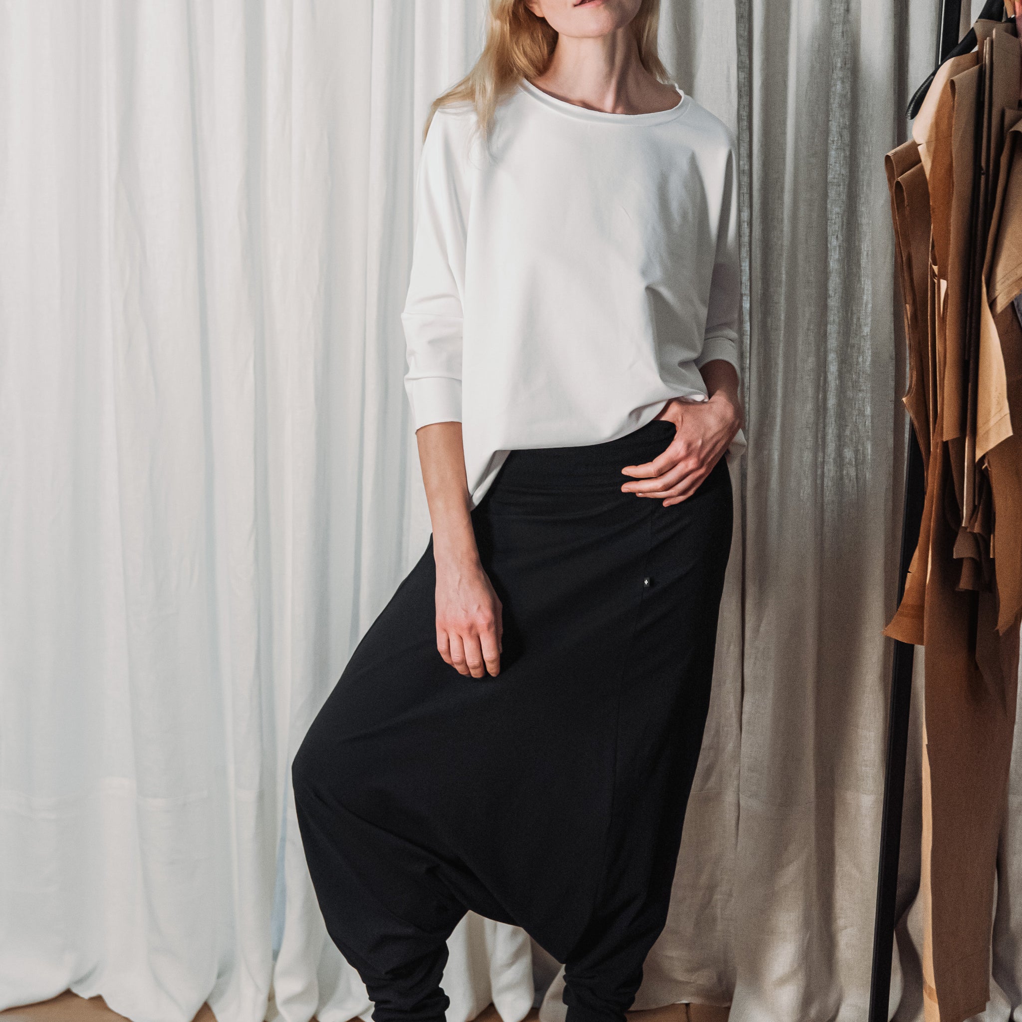AUM PANTS BLACK