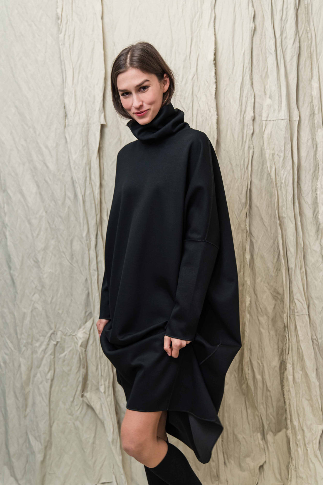 NINA PULÓVERRUHA FEKETE