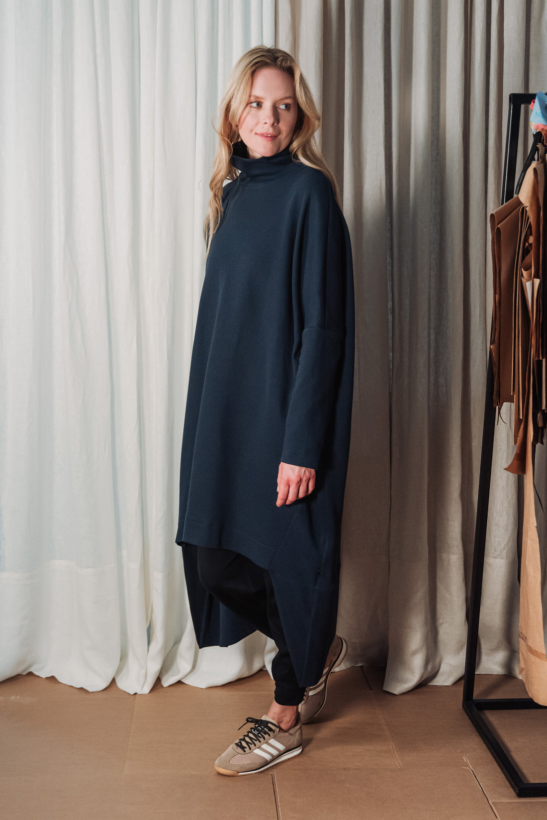 NAKA SWEATER DRESS DARK BLUE