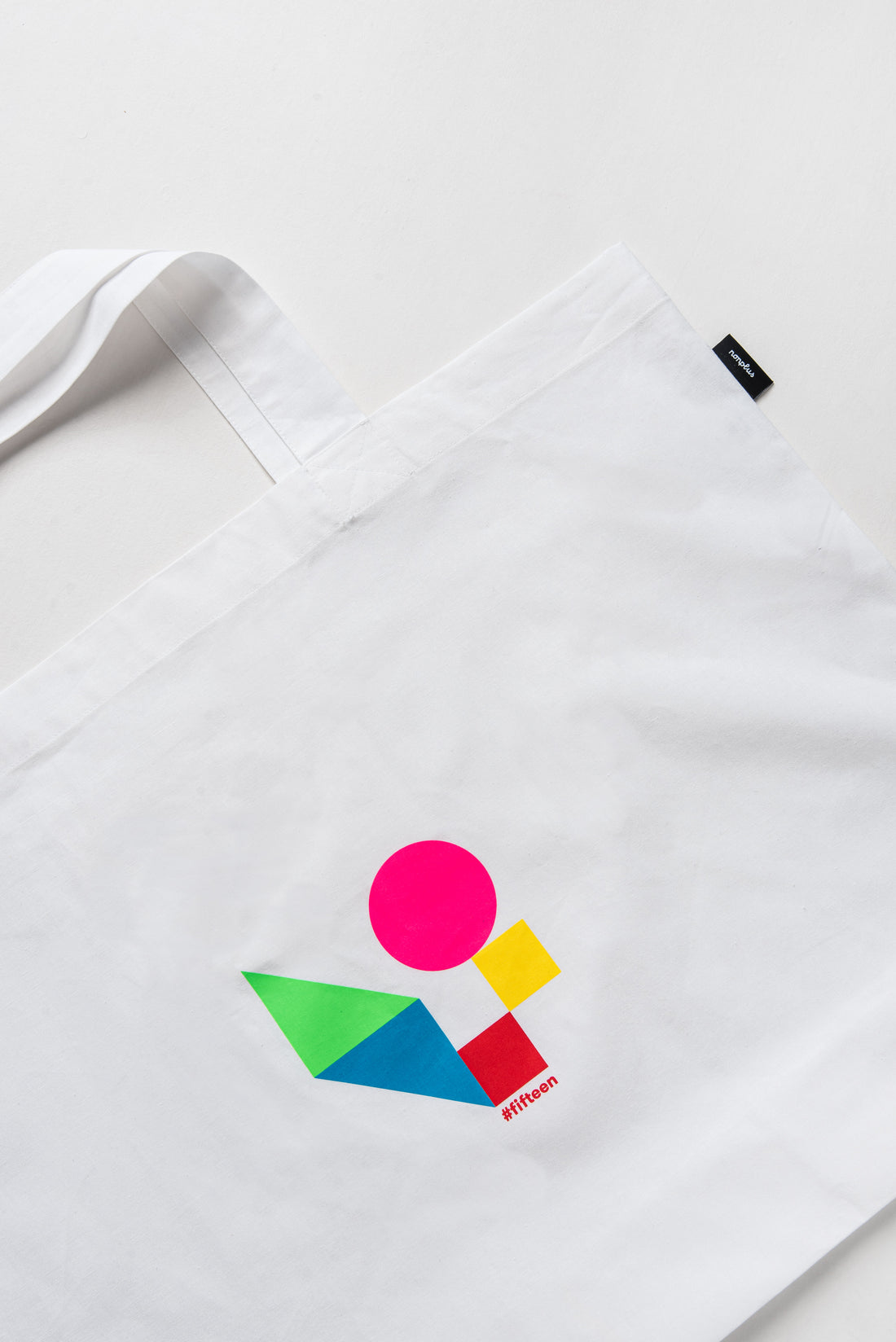 YKO SHOPPER - színes "NONPLUS" typoval
