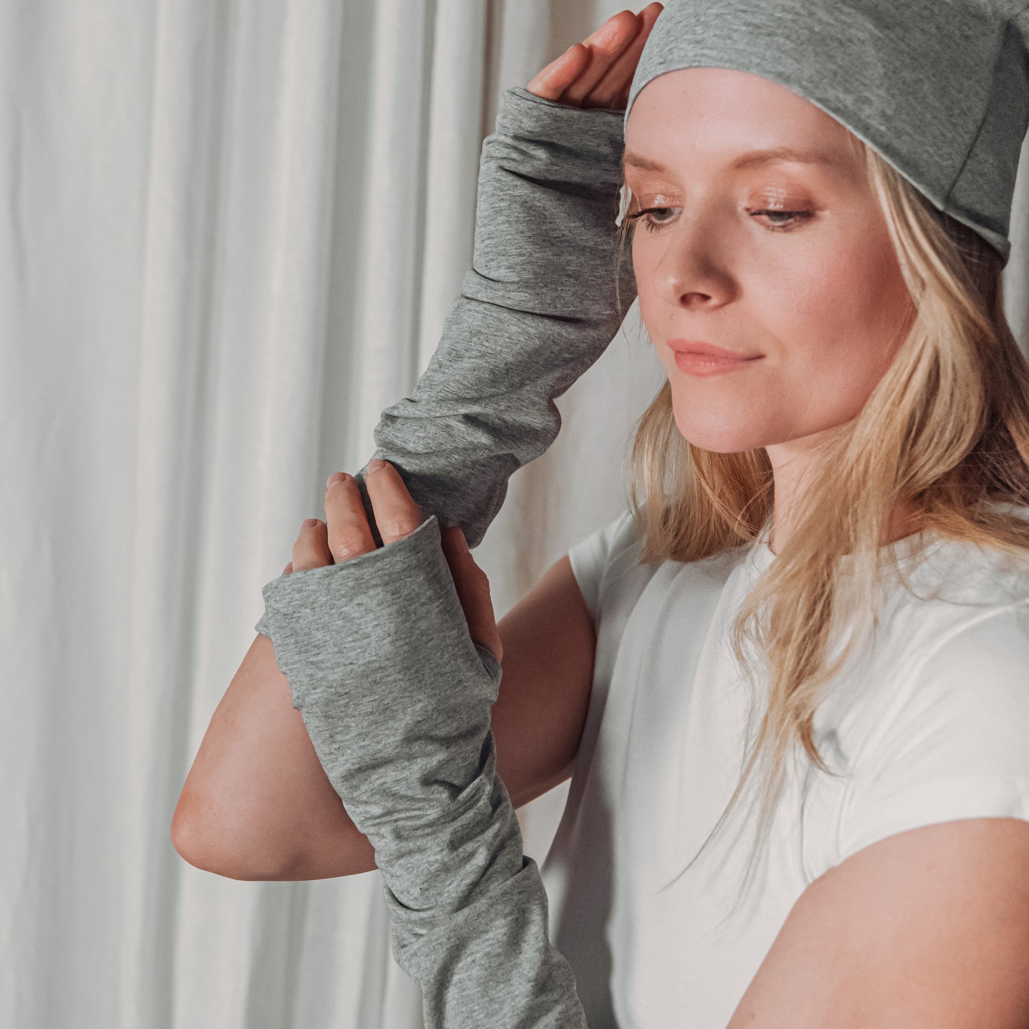 INE KESZTYŰ SZÜRKE