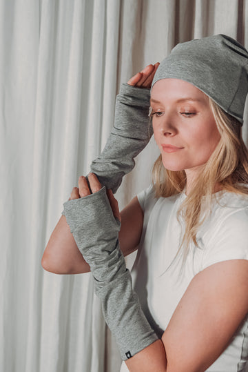 INE KESZTYŰ SZÜRKE