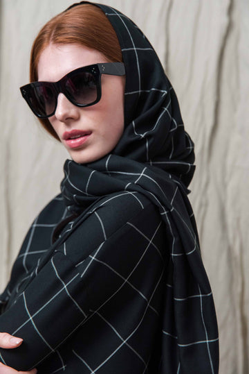 AYU SHAWL/STOLE BLACK CHECKERED