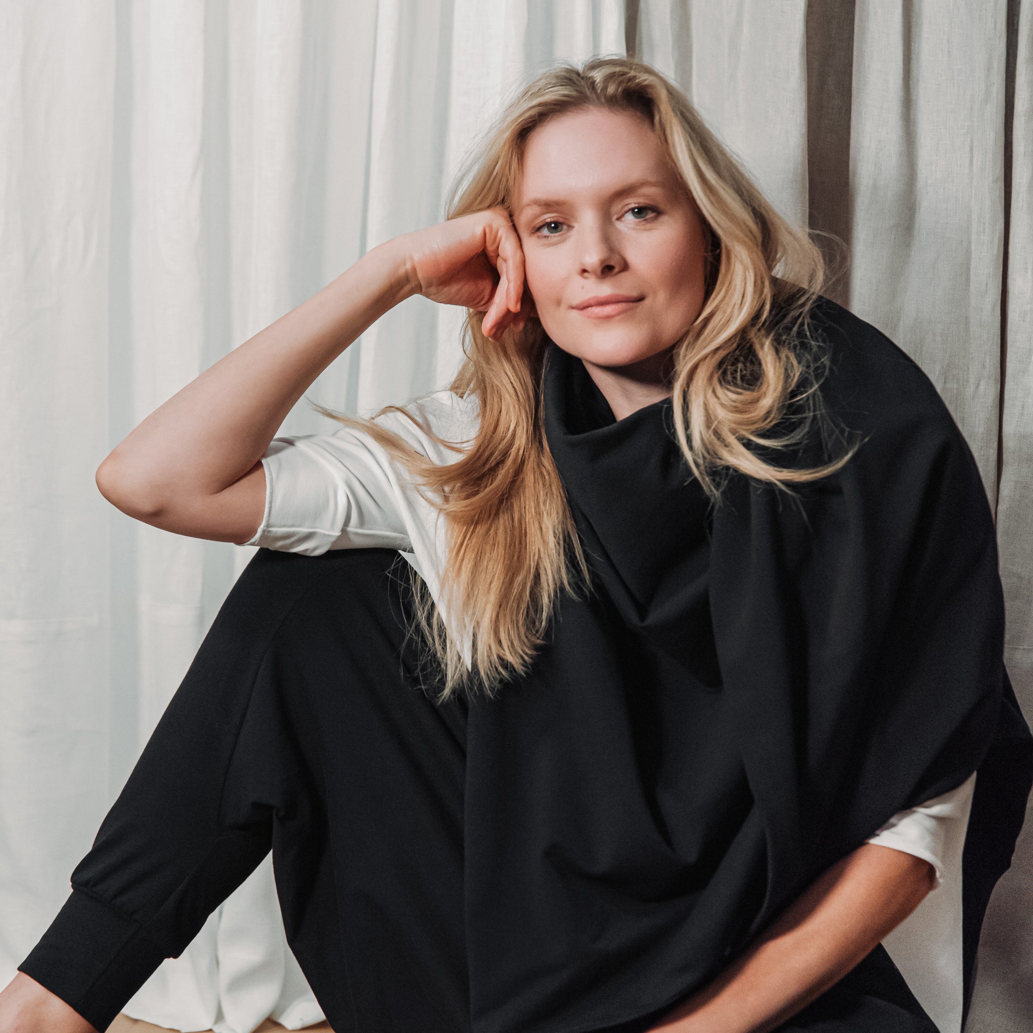 NAGAI SCARF/STOLE BLACK