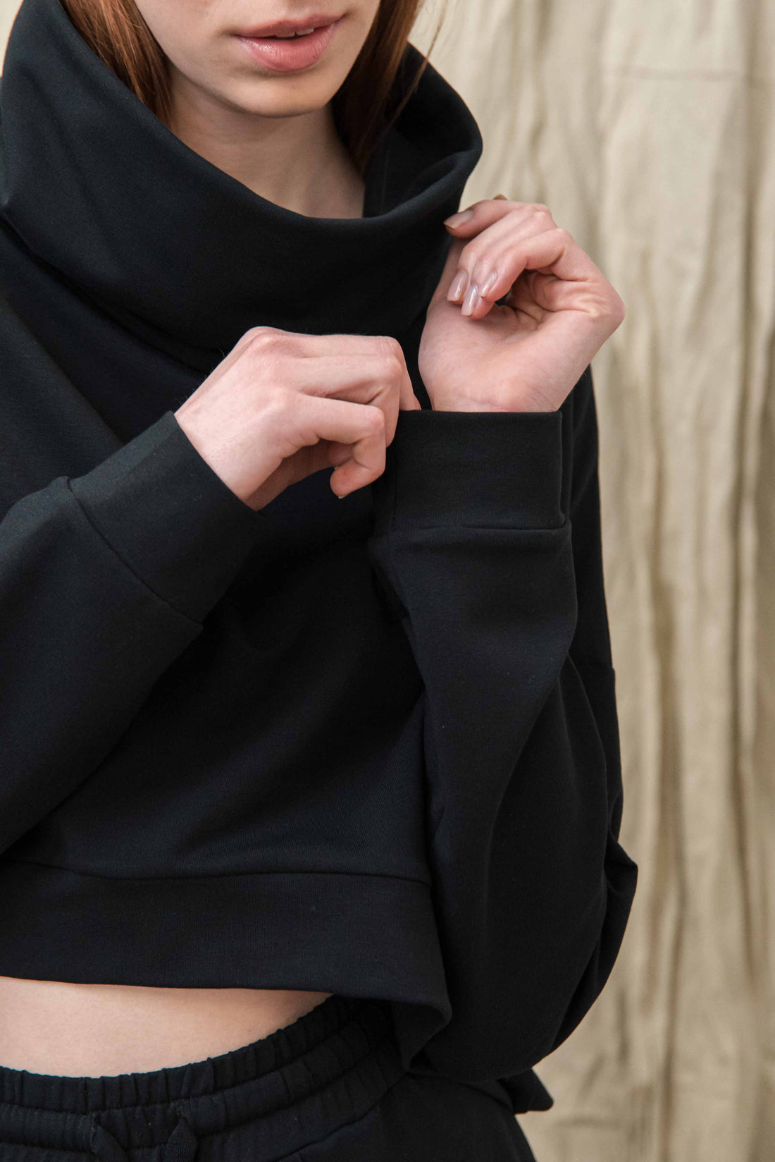 YAKAI PULÓVER FEKETE