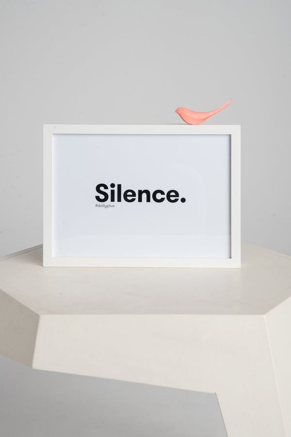 SILENCE. typo + képkeret