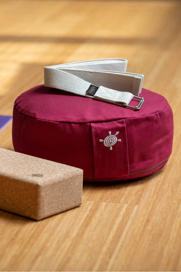 KURMA ROUND CUSHION - BURGUNDY