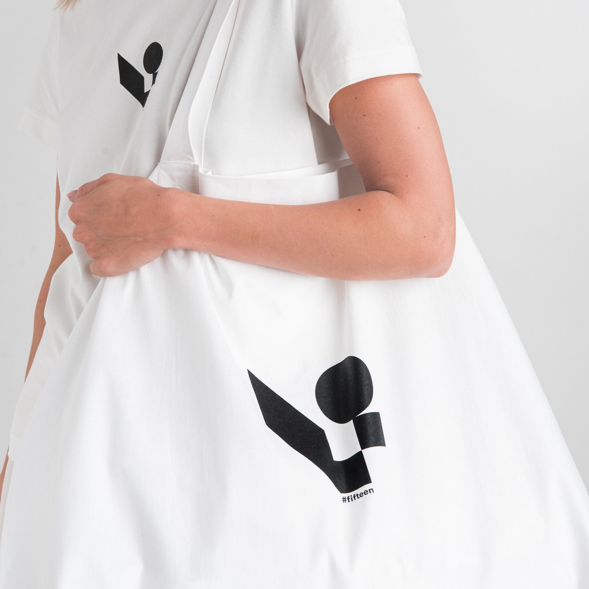 YKO SHOPPER - fekete"NONPLUS" typoval