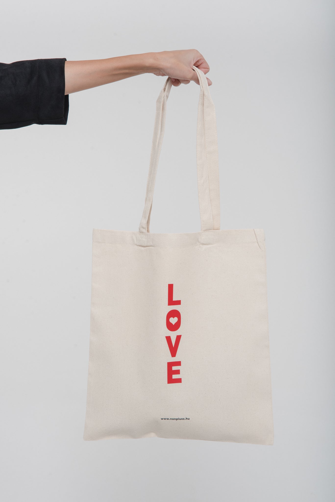 NAG SZATYOR "love" GRAFIKÁVAL